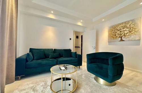 Stefanestii de Jos Apartment | Aurora Premium Cosmopolis