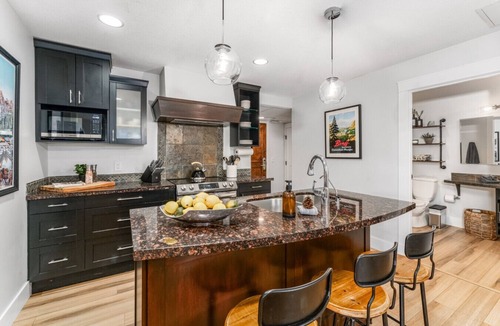 Canmore Apartment | Aurora Ray | Spa, Pool & Hot Tub