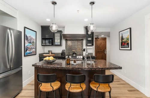 Canmore Apartment | Aurora Ray | Spa, Pool & Hot Tub