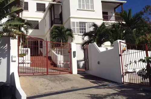 Mullins Condo | Aurora Tropical