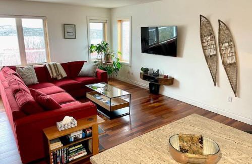 Yellowknife Apartment | Aurora views from 2 br apartment by lake