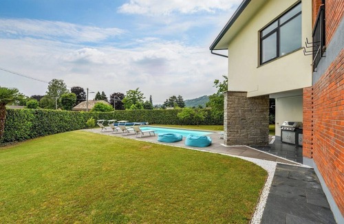 Lesa Villa | Aurora Villa with pool in Lesa