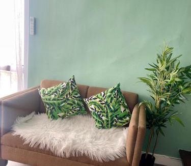 Bonifacio Global City Apartment | Aurum Suite