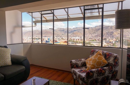 Cusco Historic Center Apartment | Ausangate: Breathtaking view just a few steps away from the San Blas market