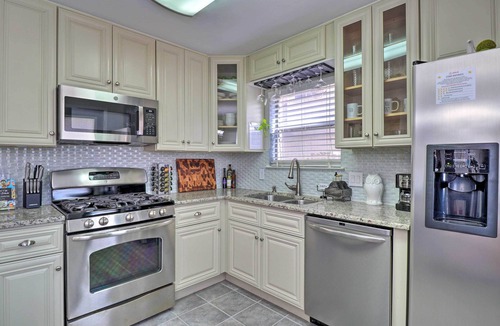 Indian Oaks House | Austin Abode w/ Deck & Grill - 15 Mi to Dtwn!