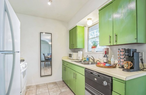 Austin House | Austin Getaway - Barton Creek, Downtown, Airport, Natural Springs Pool