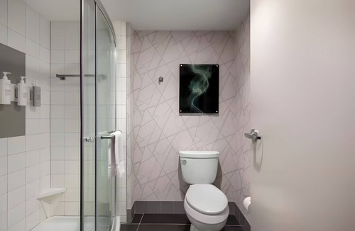 McNeil Hotel | Austin Resort Experience | Free Parking & Onsite Pool | University of Texas -5mi