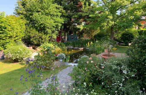 Bad Aibling Apartment | Auszeit - Wohnung mit Garten und Bergblick