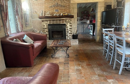 Sainte-Gemme-en-Sancerrois House | Authentic house, large garden with trees, in the middle of the Sancerre vineyards.