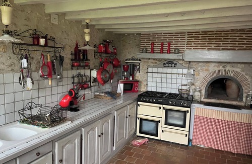 Sainte-Gemme-en-Sancerrois House | Authentic house, large garden with trees, in the middle of the Sancerre vineyards.