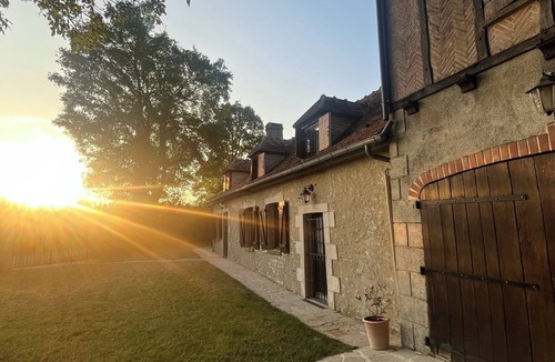 Sainte-Gemme-en-Sancerrois House | Authentic house, large garden with trees, in the middle of the Sancerre vineyards.