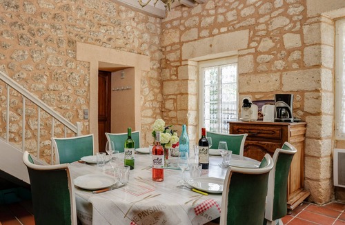 Petit-Palais-et-Cornemps House | Authentic Stay at Château Vieux Mougnac: Organic Vineyard, Saint-Emilion, Wine & Relaxation