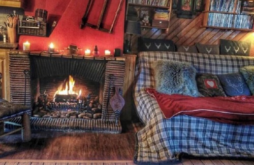 Saint-Etienne-de-Tinee Ski Chalet | Authentic detached chalet on the Place d'Auron