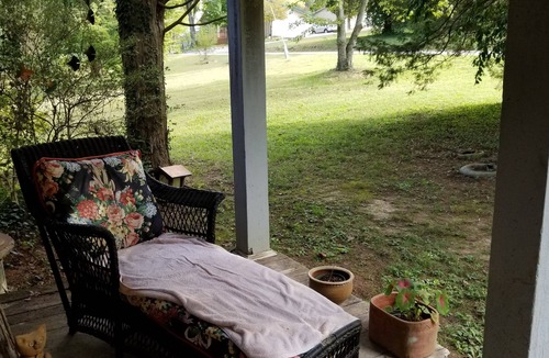 Cadiz Cabin | Authentic 1800s Century Kentucky Log Cabin Land Bewteen the Lakes