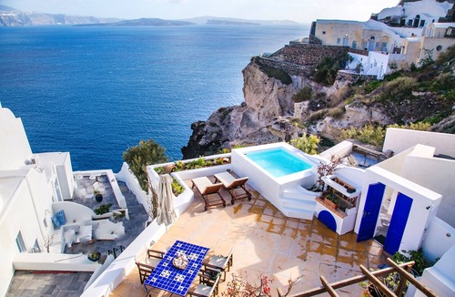 Oia Villa | Authentic 2 Bedroom Villa with outdoor Plunge Pool & Sea View, family friendly