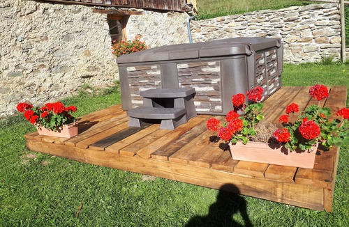 Bisanne 1500 Ski Chalet | Authentic alpine chalet,