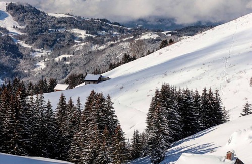 Mieussy Ski Chalet | Authentic alpine chalet in Praz de lys sommand at 1500m on the ski slopes