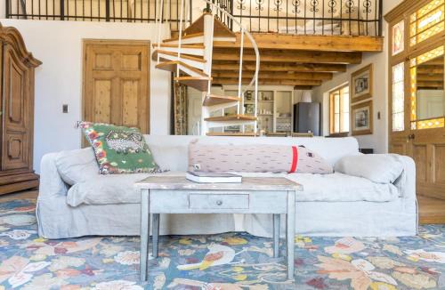 Franschhoek House | Authentic and Charming French-inspired Cottage