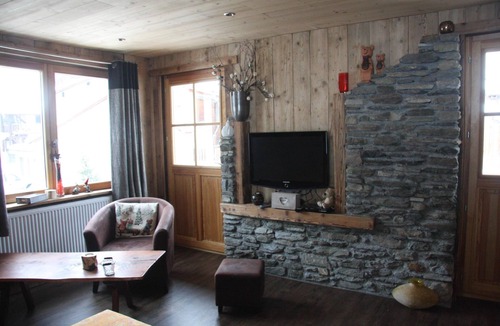 Les Brevieres Apartment | AUTHENTIC AND SPACIOUS APARTMENT (6 PERS) 50M TRACKS. Sunday/Sunday