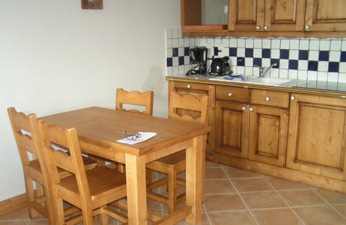 Les Menuires Apartment | Authentic apartment at the foot of the slopes, 180° view of La Masse