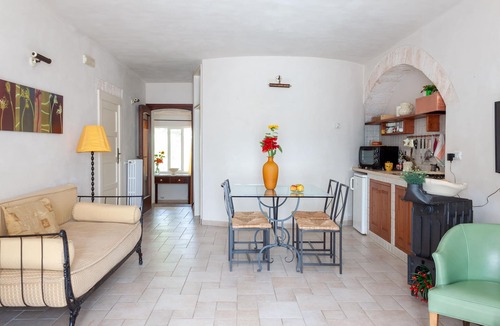 Cisternino Villa | Authentic Apulian Villa – Jacuzzi, Orchard & Walk to Cisternino!