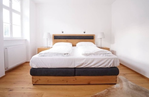 Modling Apartment | Authentic Austrian Flat in the South of Vienna