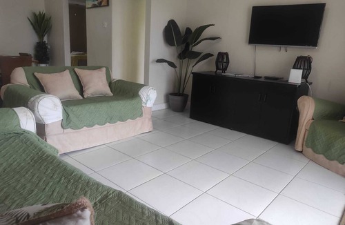 Hill Crest Apartment | Authentic BarbadianExperience