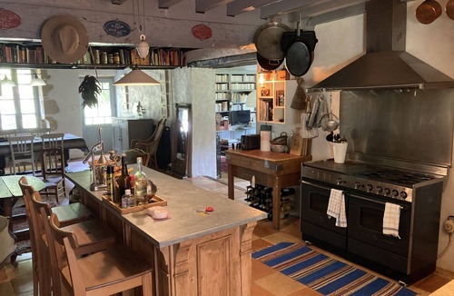 Uzeste House | Authentic Bazadaise Farm, tastefully restored in the heart of the Landes forest.