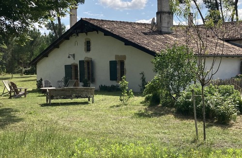 Uzeste House | Authentic Bazadaise Farm, tastefully restored in the heart of the Landes forest.