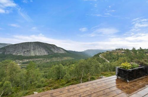Valle House | Authentic Cabin Life With Løefjell View