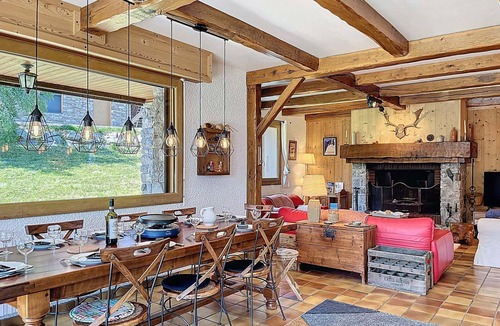 La Toussuire Ski Chalet | Authentic chalet, mountain view - 15 guests
