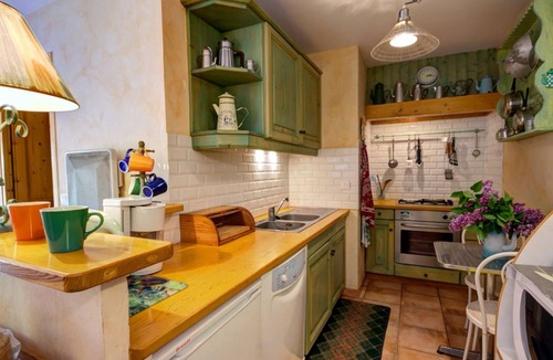 Marols Cottage | Authentic cottage for 6 with garden in Marols