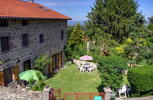 Marols Cottage | Authentic cottage for 6 with garden in Marols