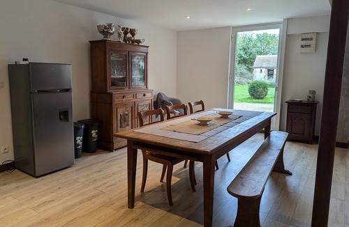 Villemurlin Cottage | Authentic Cottage in Villemurlin with Garden and Parking