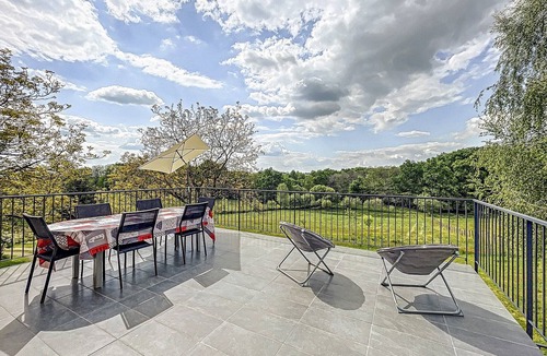 Beynat House | Authentic Cottage in Peaceful Setting with Private Terrace, Garden, and Wi-Fi