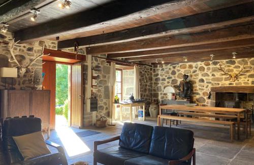 Saint-Hippolyte House | Authentic Country House with Charm in the Heart of the Auvergne Volcanoes