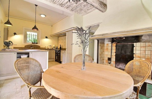 Saint-Cannat House | Authentic farmhouse near Aix, swimming pool and pétanque court