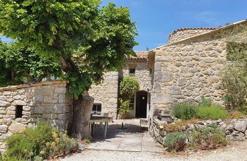 Montreal-les-Sources House | Authentic house with pool perfect for escaping the hustle and bustle of the city