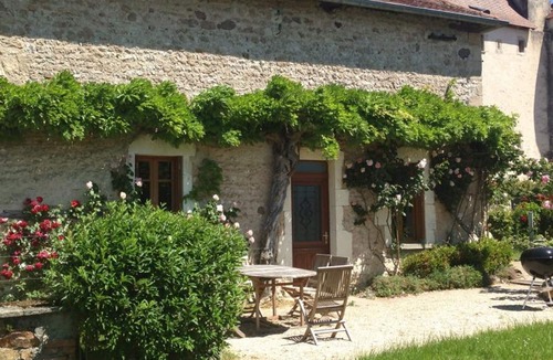 Saint-Etienne-de-Vicq Cottage | Authentic 15th Century Barn with Garden and Pets Allowed