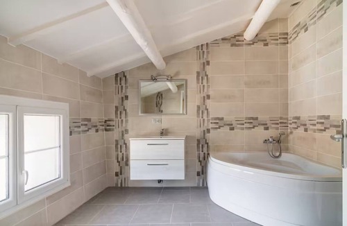 La Baume-de-Transit House | Authentic house and private spa for 18 people