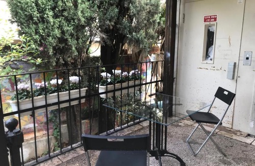 Emek Refaim House | Authentic Jerusalem home & garden Emek Rafayim