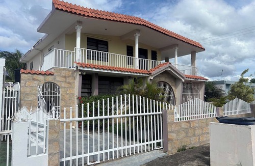 Guayabo Apartment | Authentic Local Stay · 3 min to Beach Near Rincon