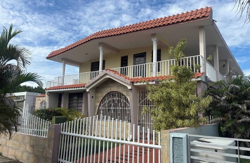 Guayabo Apartment | Authentic Local Stay · 3 min to Beach Near Rincon