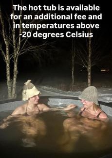 Ranua Ski Chalet | Authentic Log Cottage with Hot Tub