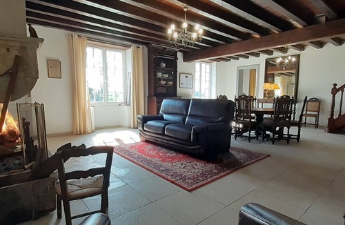 Saint-Pierre-de-Bat House | Authentic Maison de Maitre Meunier in the heart of vineyards and organic crops.