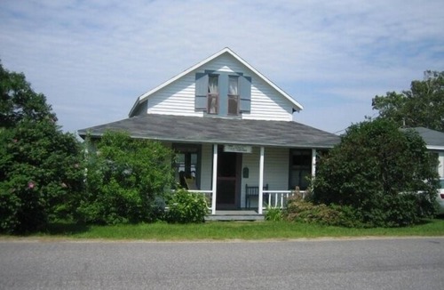 Mid-Coast and Islands Cottage | Authentic maine cottage with direct water frontage