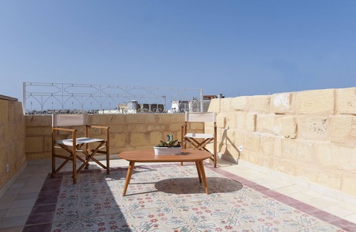 Zejtun House | Authentic Maltese 2-bedroom House with Terrace