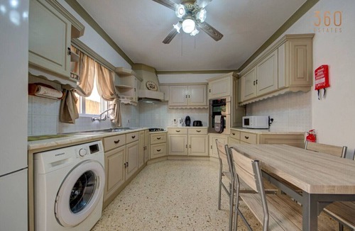 Ta' Zokkrija Apartment | Authentic Maltese 3BR home with Terrace in Mosta!