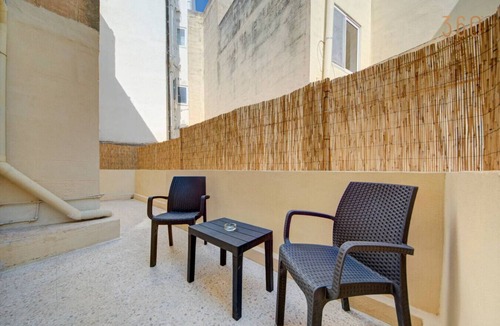 Ta' Zokkrija Apartment | Authentic Maltese 3BR home with Terrace in Mosta!