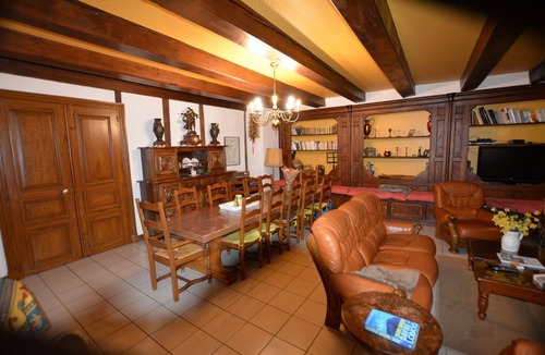 Bagnols House | Authentic Mansion for 14 People, 5 Bedrooms – View of Sancy, Absolute Peace & Coolness